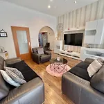 Ferienhaus House Lona *
